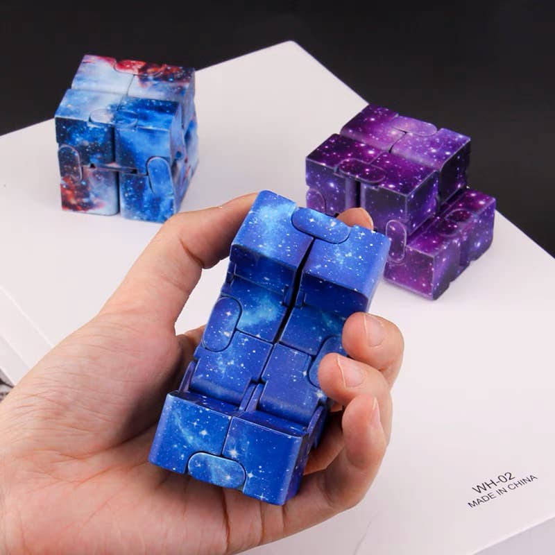 Cubo Infinito Fidget Toys Pop Colorido Infinity Cube Brinquedos De Dedo Antiestresse Descompressão Rubik's Cube Puzzle