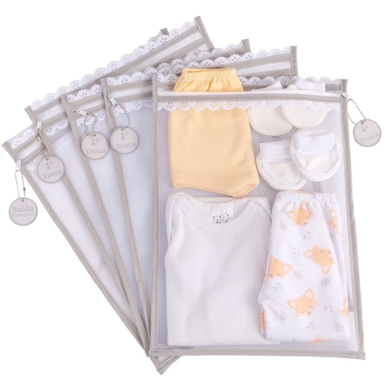 Kit c/ 5 Saquinhos Maternidade Organizadores para Bolsa Maternidade em TULE SUPER GROSSO + TAGS EM ACRÍLICO ( CINZA BEBÊ )