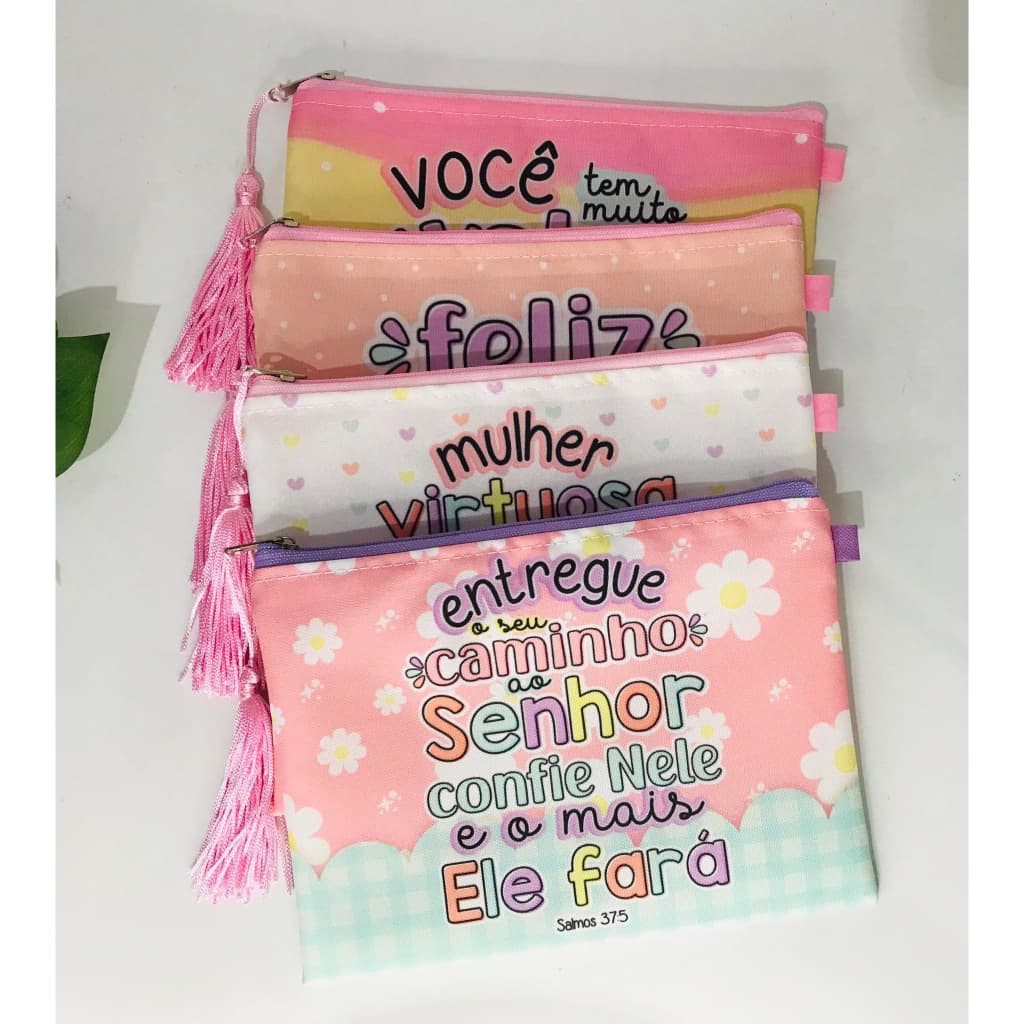kit com 4 necessaires tema religioso