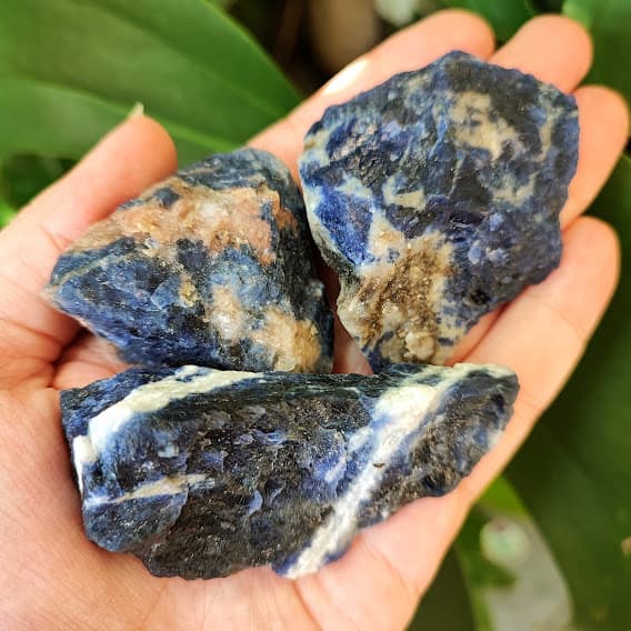 Sodalita Pedra Natural Bruta - Pedra das Respostas e Meditação
