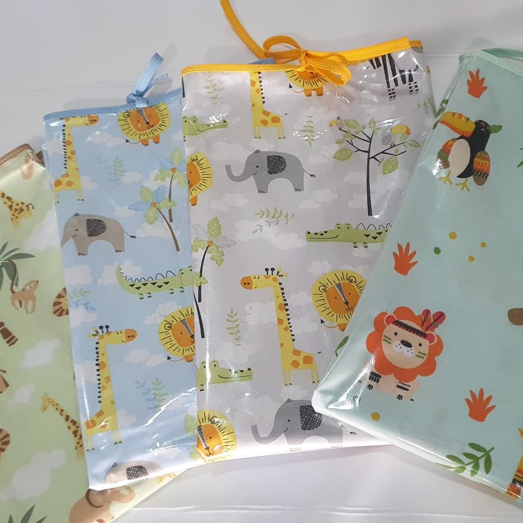 Trocador Portatil para Bolsa Bebê Menino Azul Marinho Ursinho Rei com Dourado