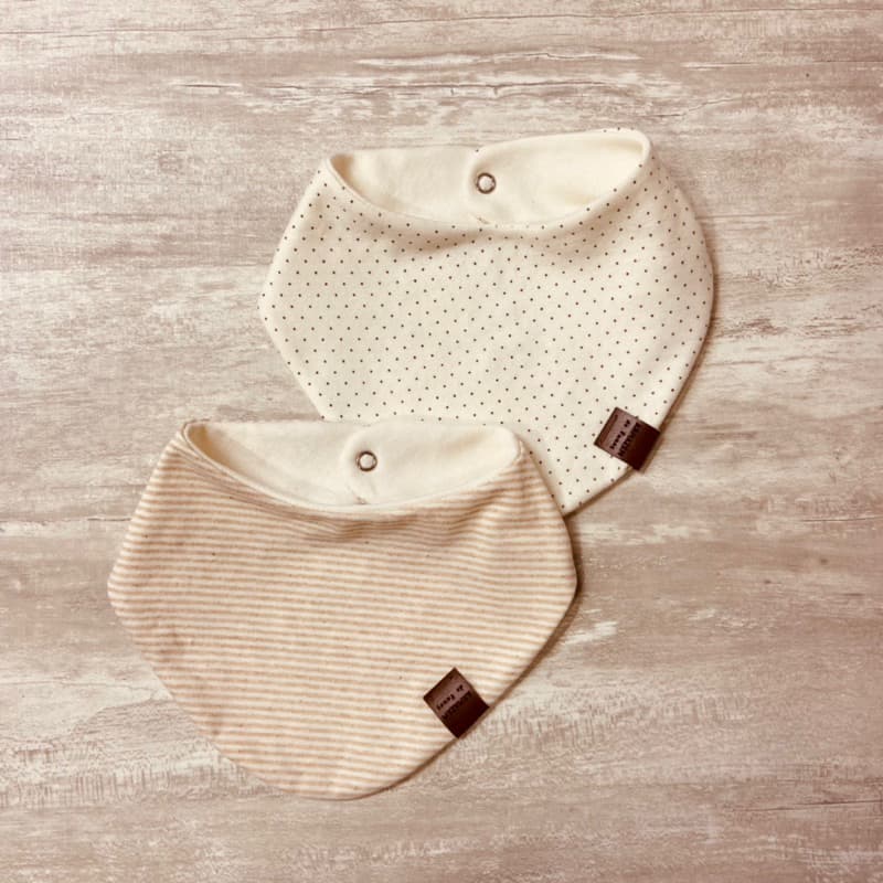 Bandana babador bebê algodão com botão.