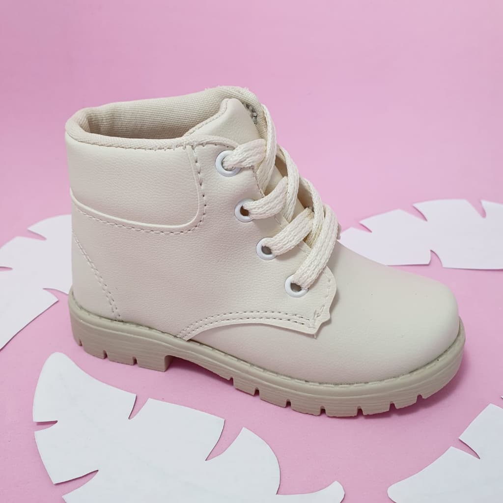 Botinha Infantil Feminina Coturno Blogueirinha Off-White 20 ao 27 Menina