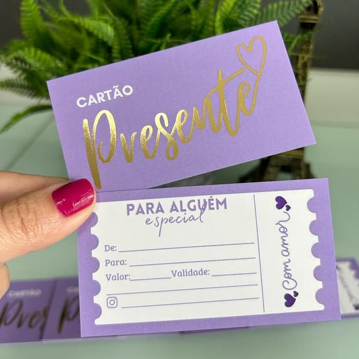 30 un Cartão Vale Presente Lilás - Hotstamping | Papelaria