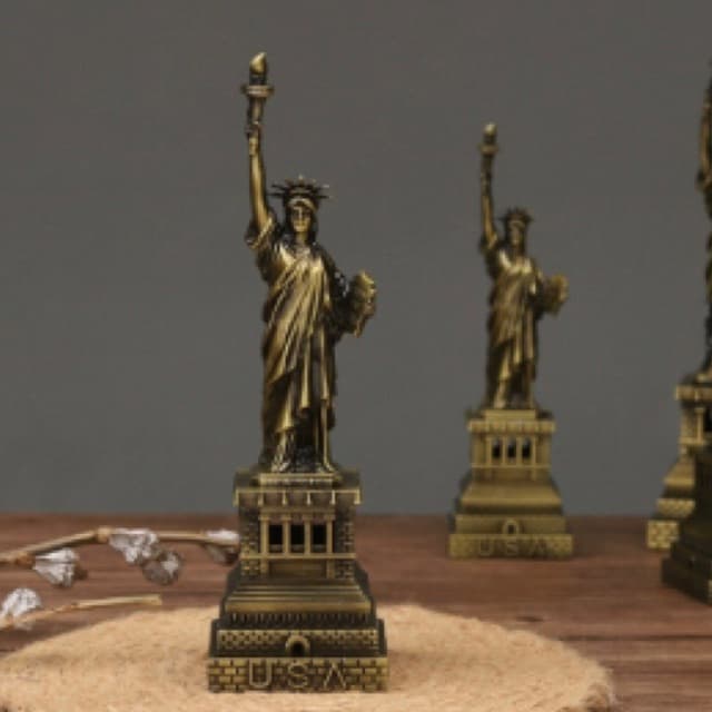 Monumento Estatua Da Liberdade Metal 25cm