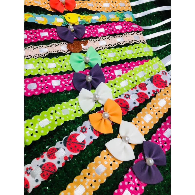 Kit 50 Gargantilha Pet Laço Passa Fita Cetim Fêmea/Macho Cães e Gatos Banho e Tosa