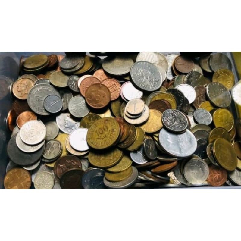 Lote de moedas antigas com 10 moedas estrangeiras + 10 moedas nacionais