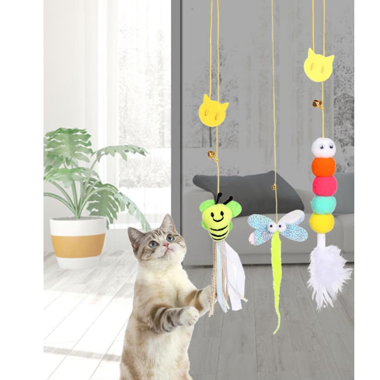 Brinquedo para Gato Interativo Lagarta com Pena Sino e Corda para Pendurar em Porta Teto Antiestresse Divertido LR-0181