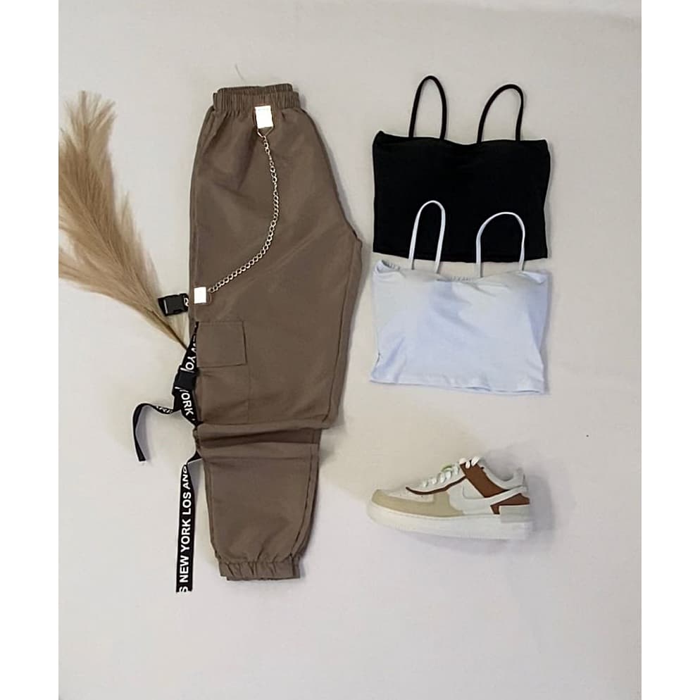 Kit Calça Jogger bolso e corrente e Cropped de alcinha