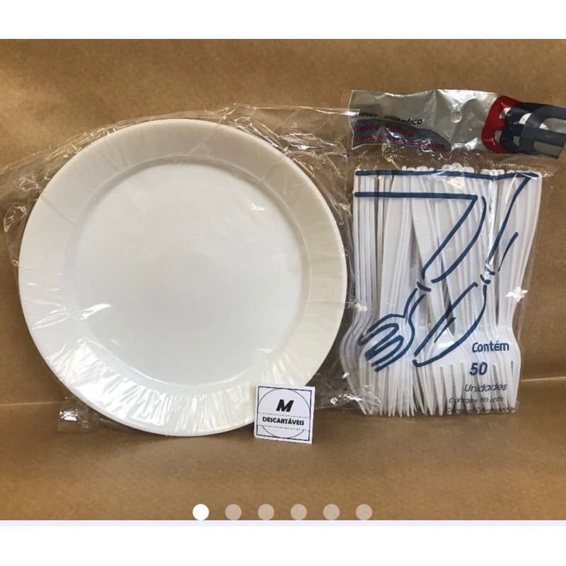 50 pratos acrílico refeição 22cm + 50 garfos refeição reforçados
