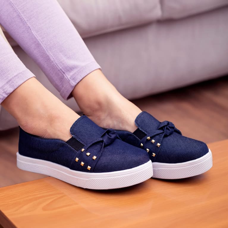 Tênis Slip On Feminino Bia Calçados Nó Spikes Brilho Napa Jeans