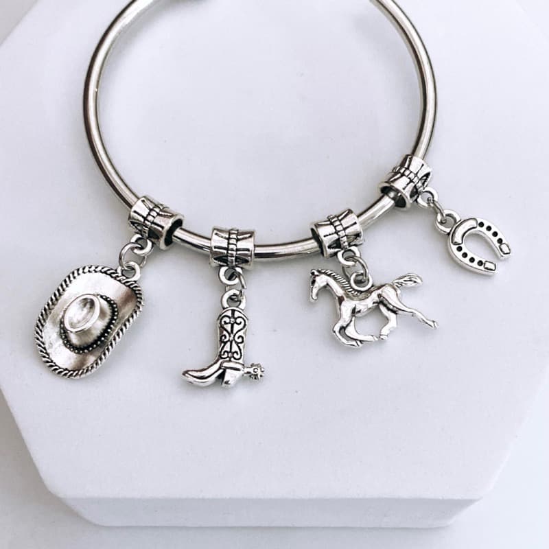 Berloque Pingente Bota Chapéu Ferradura country Roça Agro cowboy Peão Boiadeiro Banhado a Prata 925