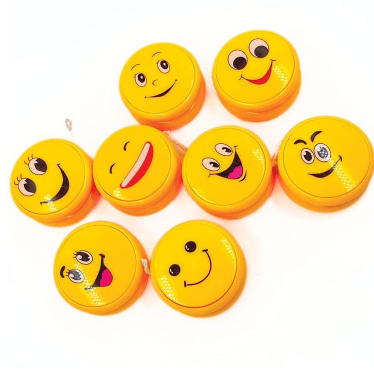 Brinquedo kit com 4Unidade Ioiô Figuras De Emoji Com Luz De Led Infantil / Envio aleatório