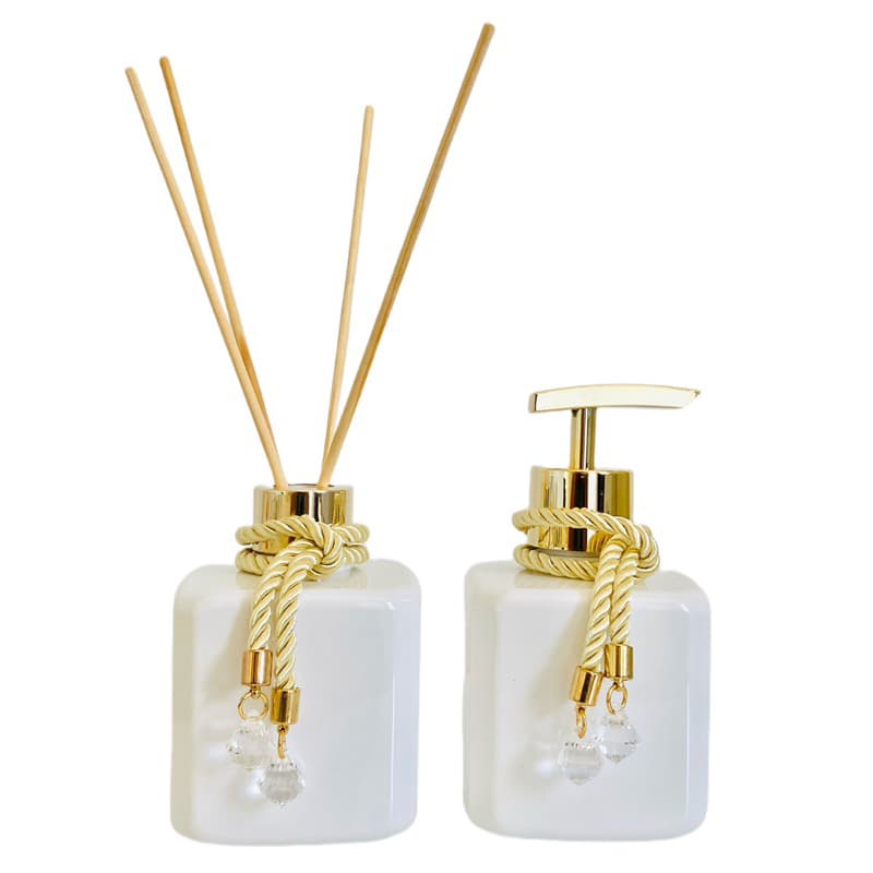 Kit Lavabo Banheiro Saboneteira Difusor Aromatizador Luxo Pet 100ml