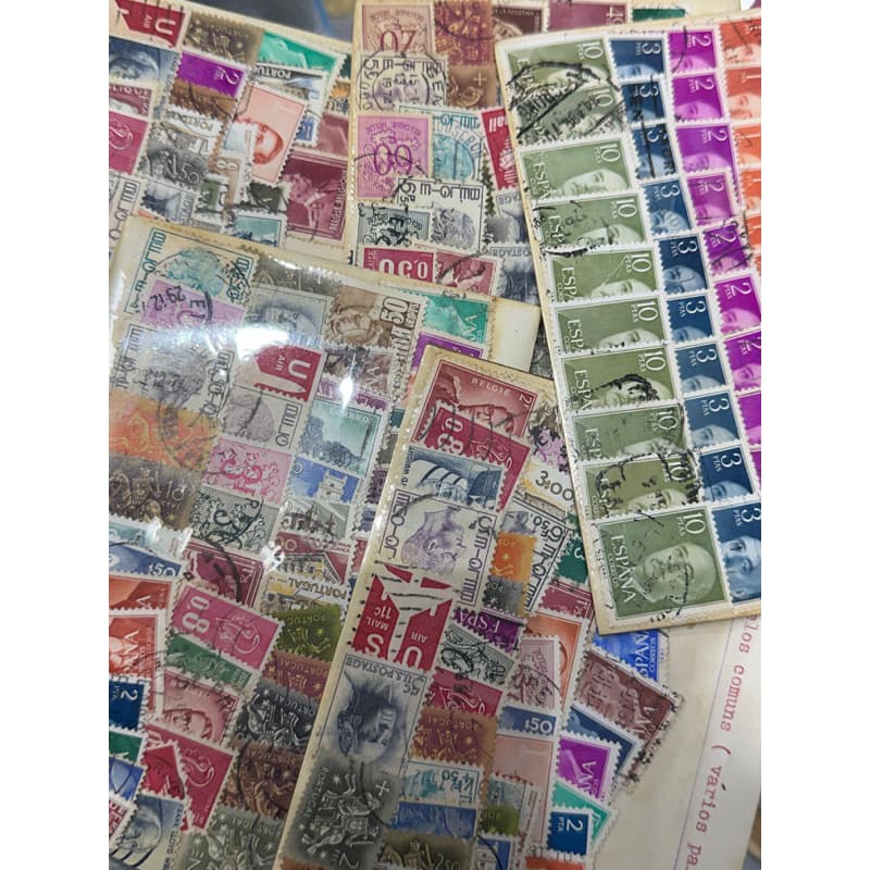 cartela com 50 selos antigos