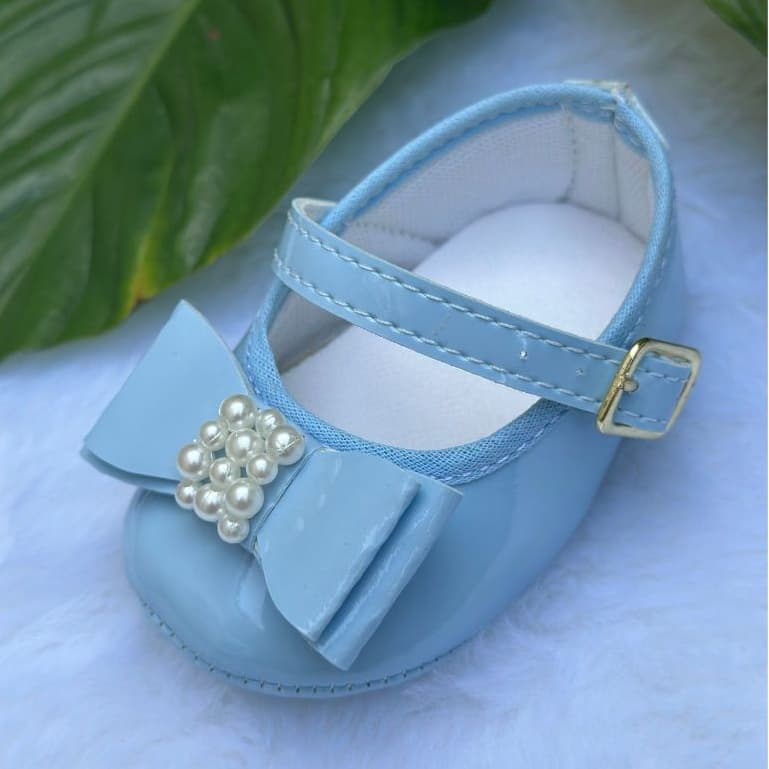 Sapatilha Bebê tipo Boneca Azul com laço de verniz e pérola direto da fábrica – Sapatinho de bebê
