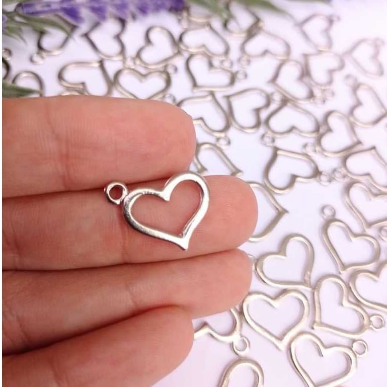 30 Pingentes Coração em metal Niquel - Pingente para Artesanato e acessórios