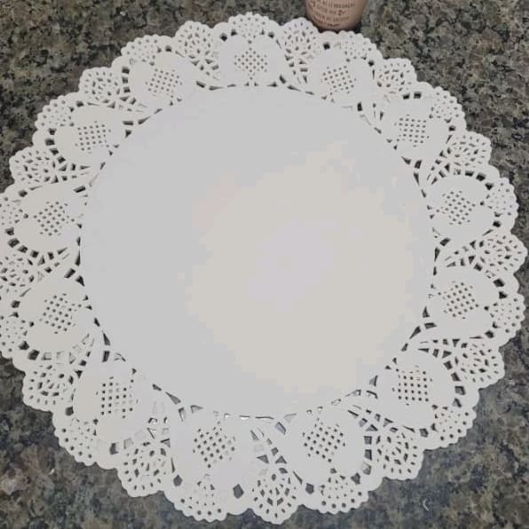 Papel Rendado Doilie  31cm  Pacote Com 50, 75 e 100 Peças.