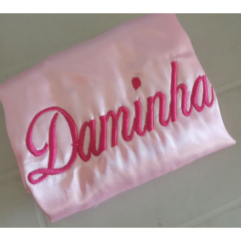 Robe de cetim infantil personalizado