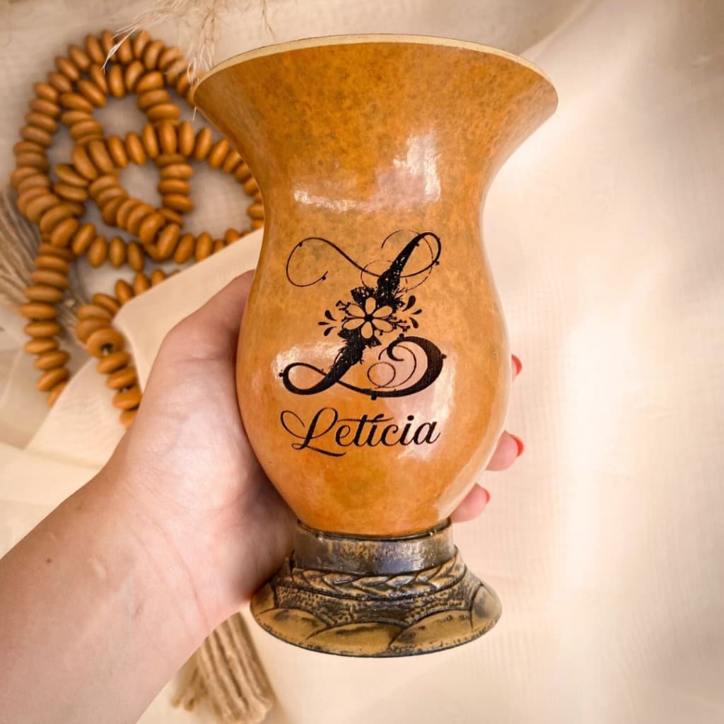 Cuia de chimarrão personalizada com nome ou logo porongo pé simples