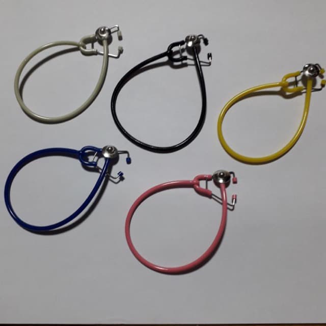 3 Mini Estetoscópio decorativo ( 8 cm ferragem cor prateada)