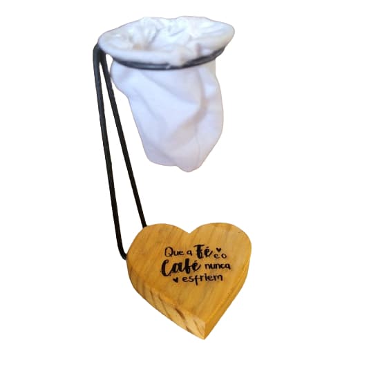 Mini coador de café + filtro (que a fé e o café.. base coração)