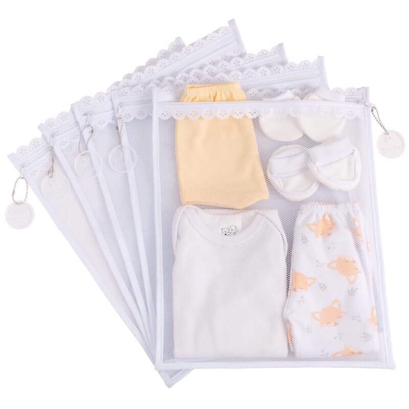 Kit c / 5 Saquinhos Maternidade (BRANCO ) Tule com TAG ACRÍLICA e ZÍPER Organizadores 30x35 cm