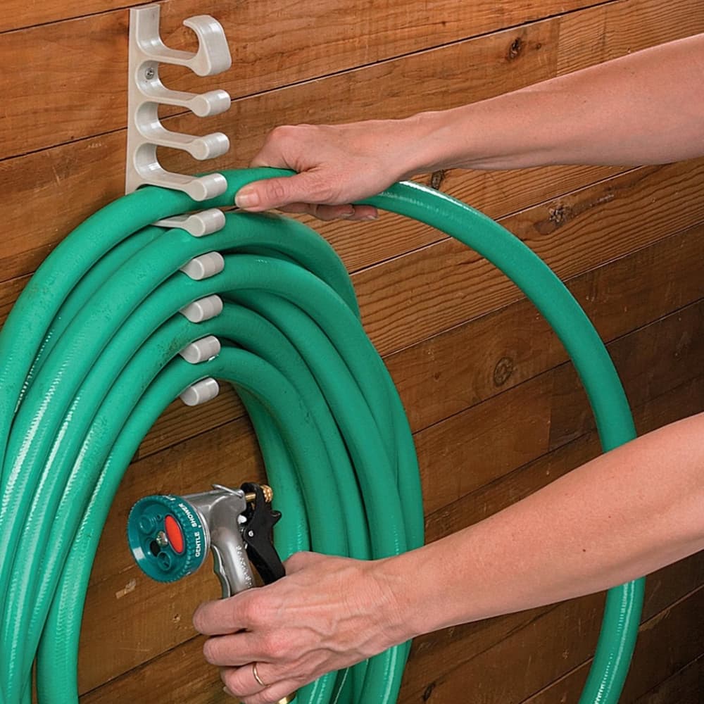 Suporte p/ Mangueiras e Vassouras Multi-uso + Parafusos e Buchas