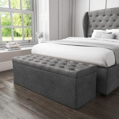 Puff Baú pé de cama  no Sued Capitone (porta objetos e brinquedos)