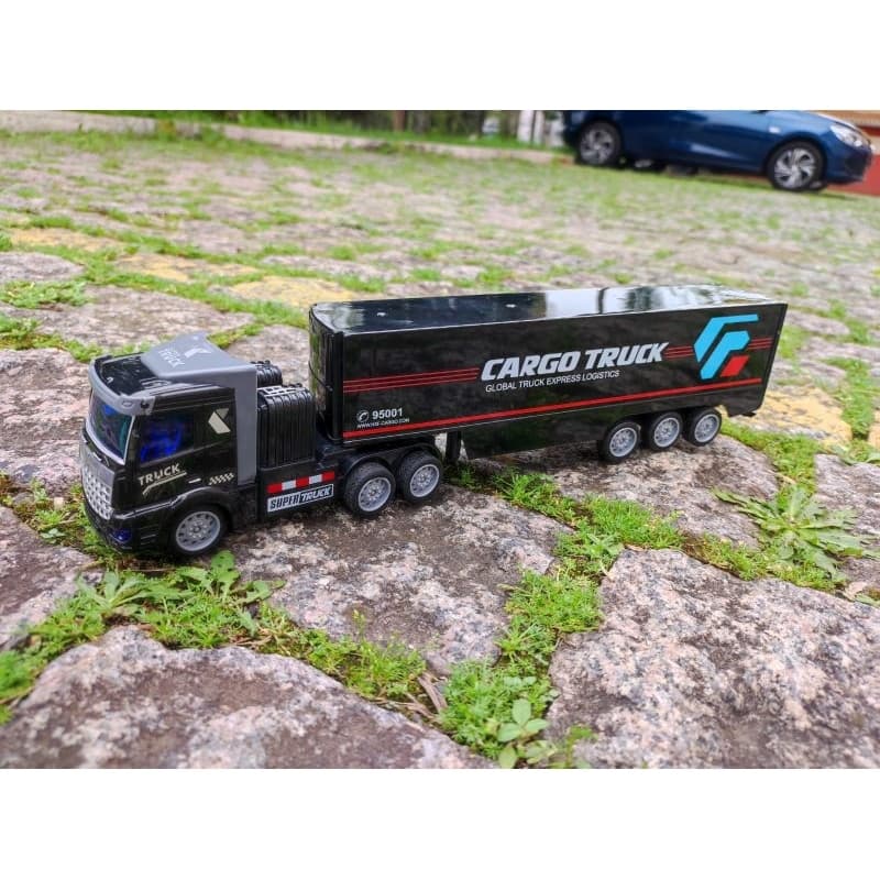 Caminhão carreta Baú com controle remoto total