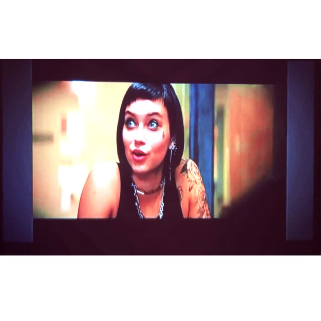 Tela de projeção dobravel de 75 polegadas branca com fundo cinza