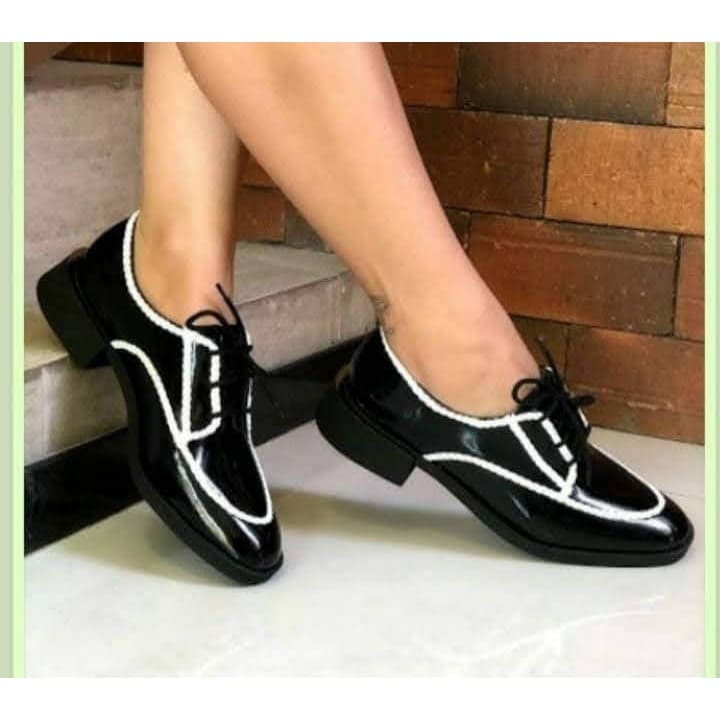 Sapato Preto com Branco