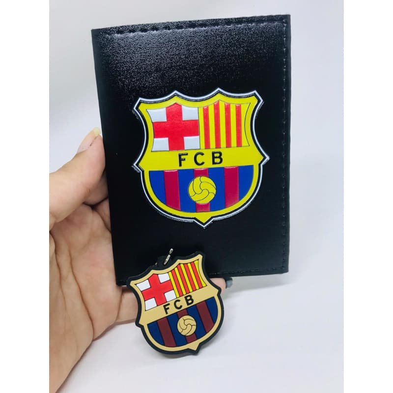 Carteira de couro com chaveiro emborrachado barcelona