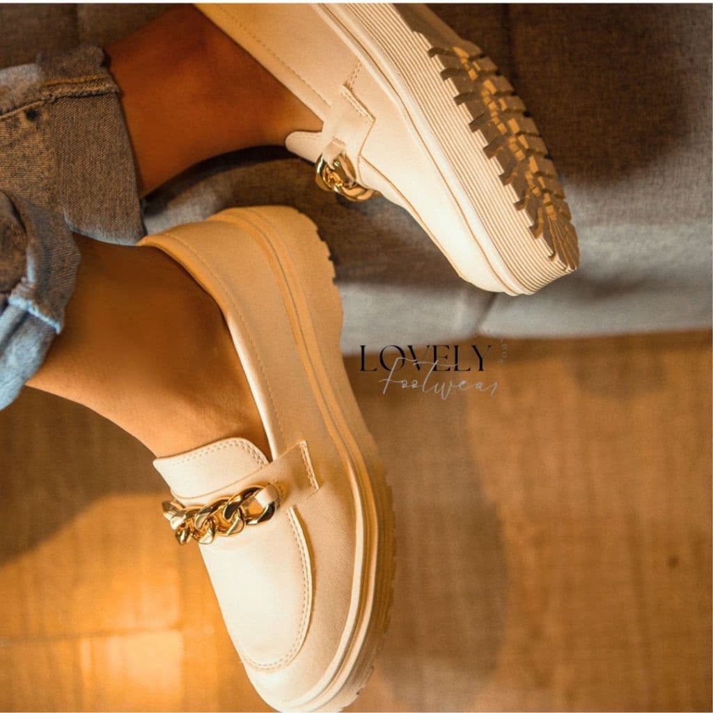 Mocassim Feminino Corrente Dourada Off White Imperdível