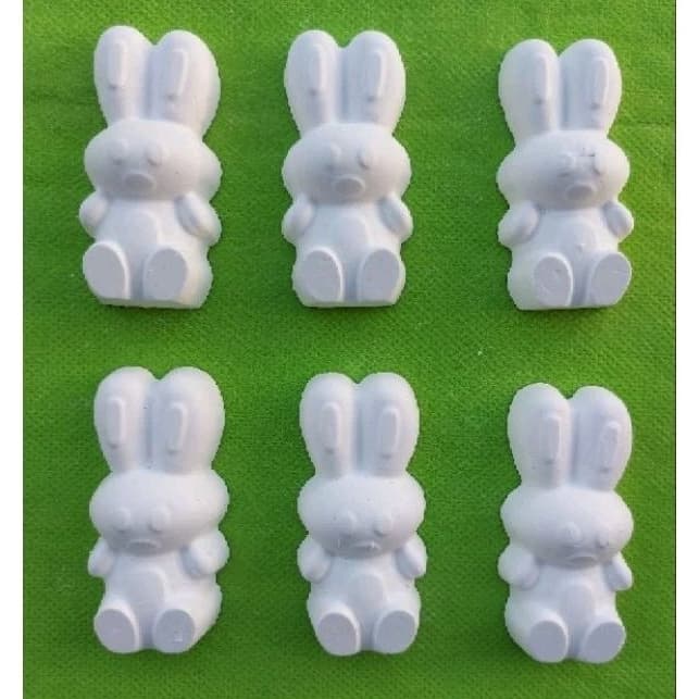 Kit com 40 Peças de Gesso Cru TEMA Coelho da Páscoa para Recreação Infantil, pintar, colorir, criar