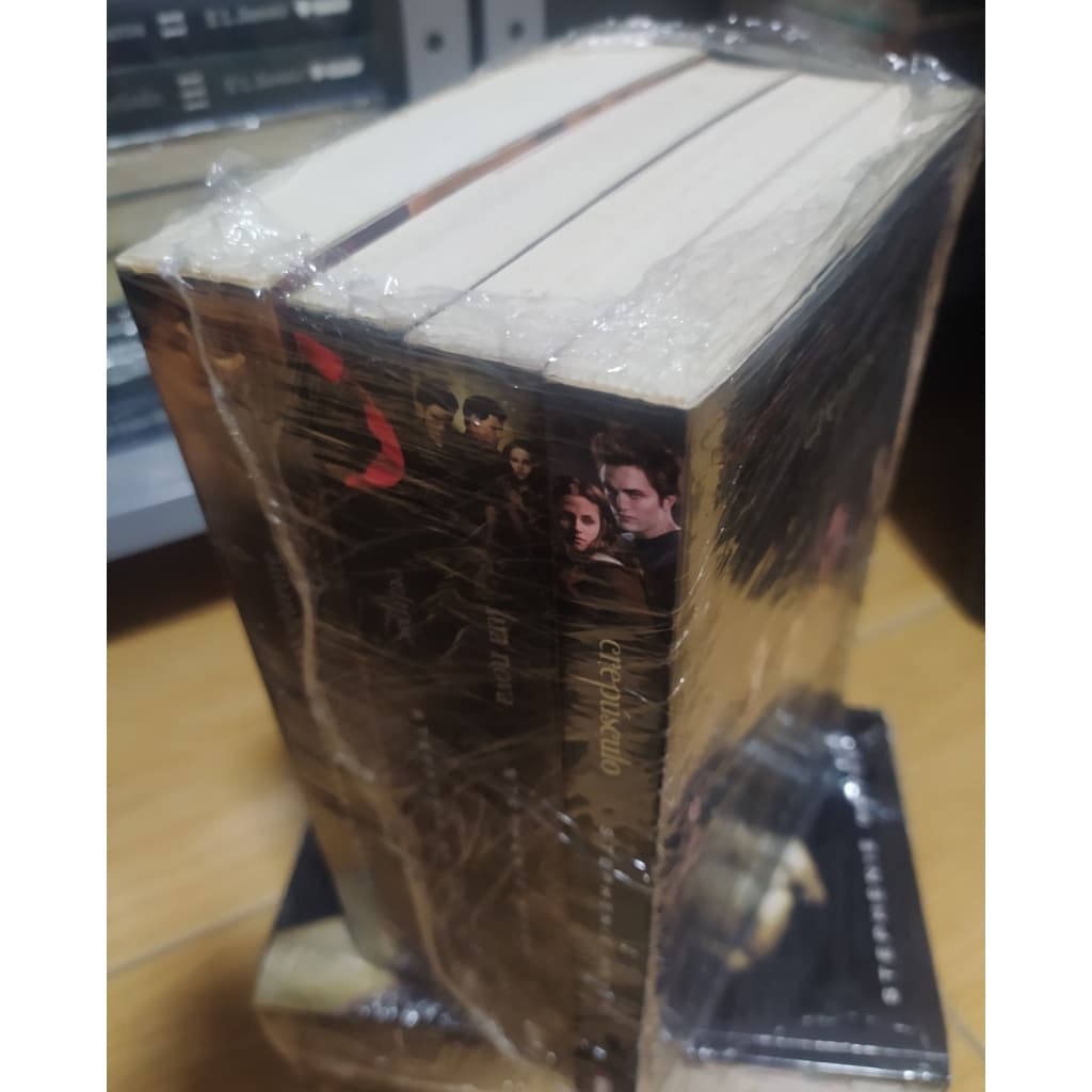 LIVRO CREPÚSCULO SÉRIE COM 4 LIVROS SEMINOVOS