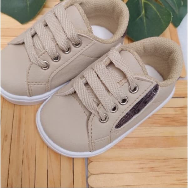 tênis bege com zíper de enfeite número 16 ao 22 com sola sapatinho sapato calçado bebê bebe menino