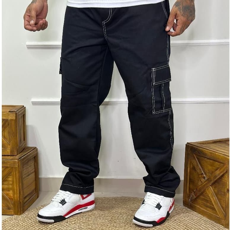 Calça Cargo Masculina Com Bolso Larga Jeans Streetwear Preto Com Linha Branca Envio Imediato
