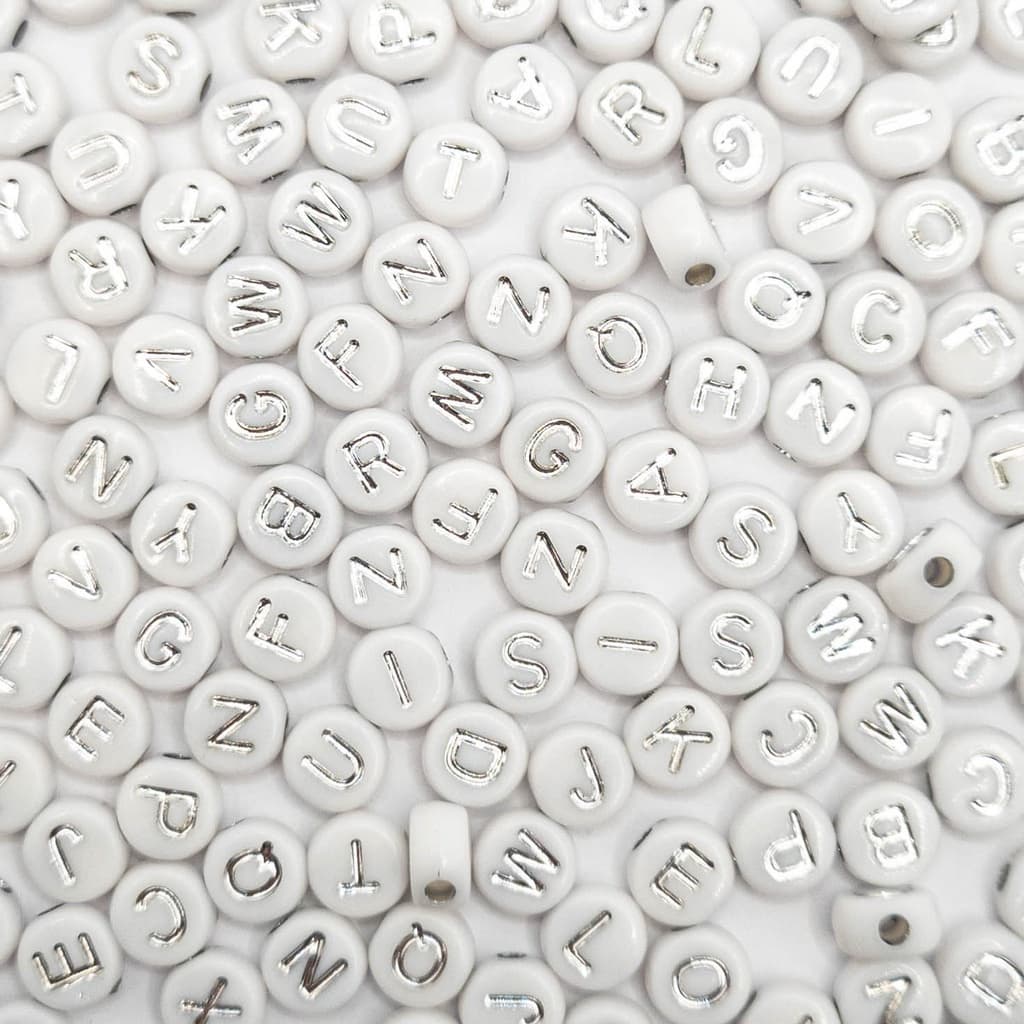 MIÇANGA INFANTIL ALFABETO - Aprox. 1500 peças Branca com Letras Prata