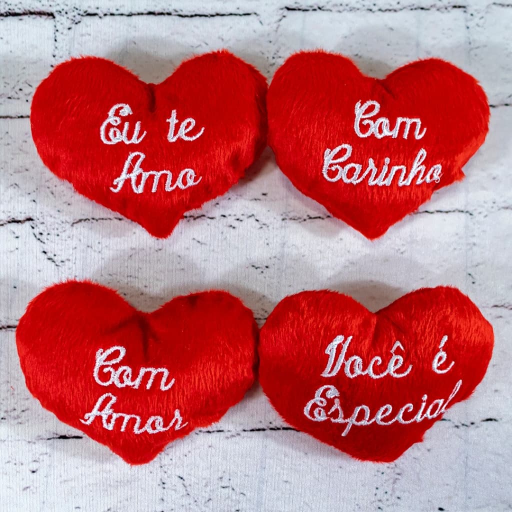 Combo 4 corações de pelúcia 10 cm - frases sortidas