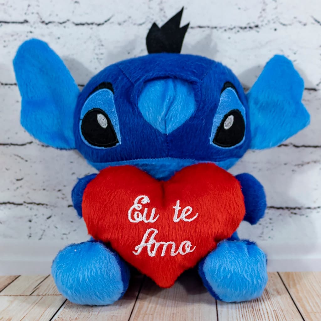 Pelúcia Stitch 22 cm com coração Eu te amo 10 cm