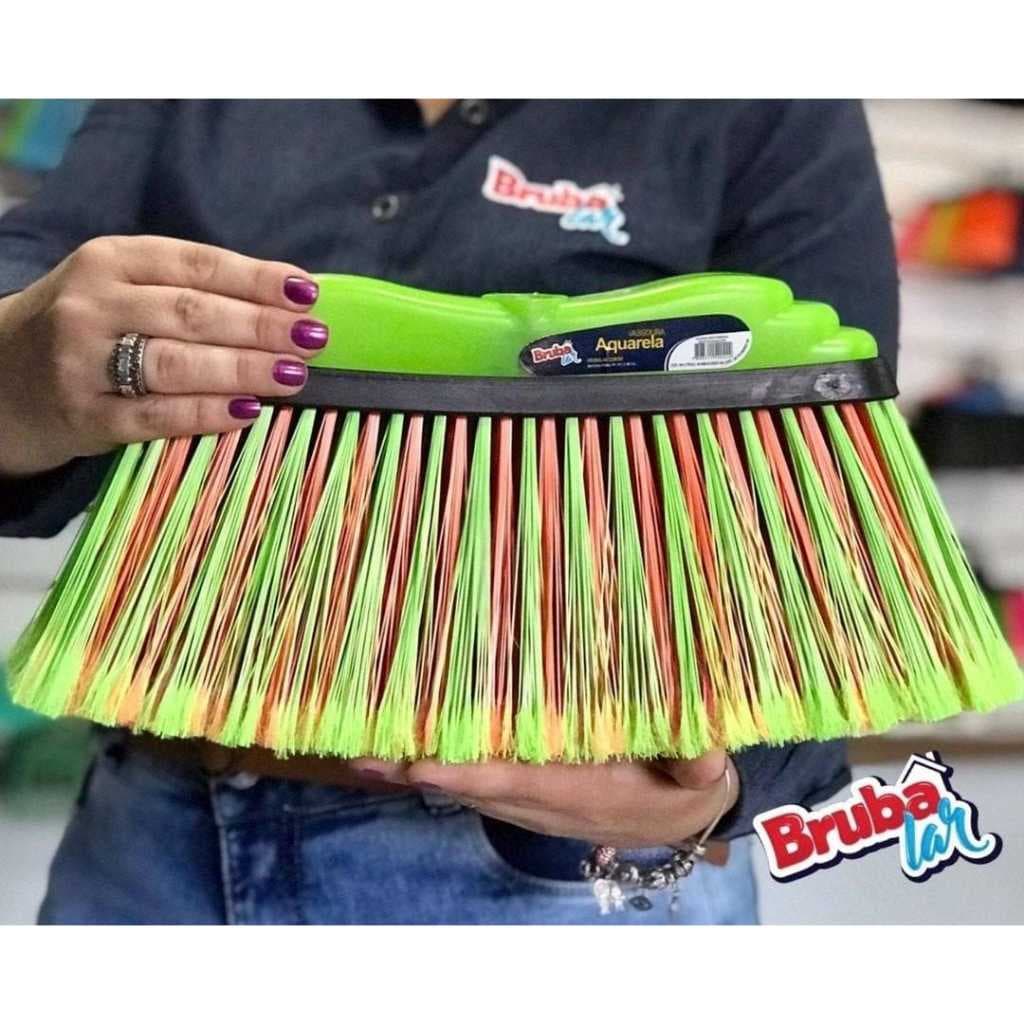 Vassoura grande 37 cm otima qualidade não acompanha cabo - Brubalar