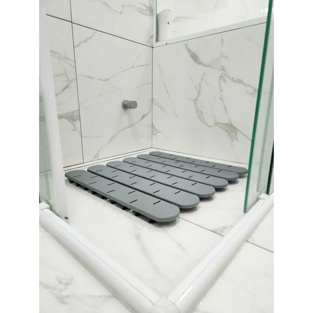 01 (UM) TAPETE ESTRADO COM 108 VENTOSAS ANTIDERRAPANTE SEGURO PARA BANHEIRO E VESTIARIO