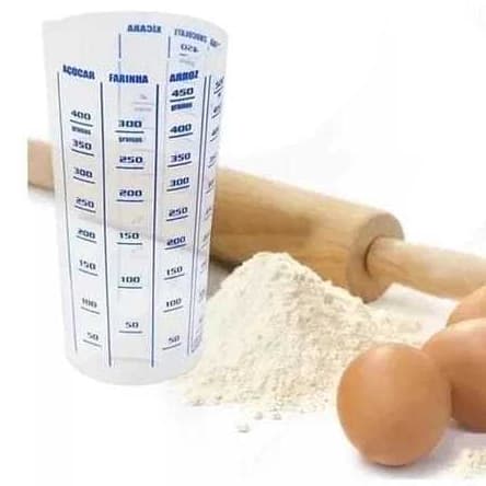 Copo Medidor 500ml Multiuso Com Graduação em Gramas, Xícaras e ML Ideal para Açúcar Farinha Arroz e Muito Mais