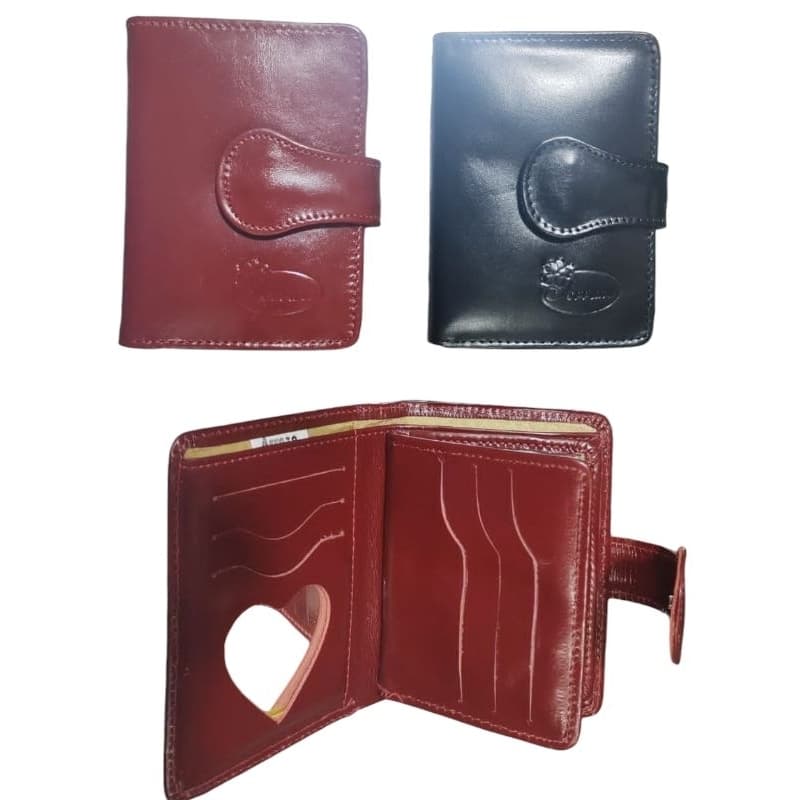 Carteira feminina de couro legítimo