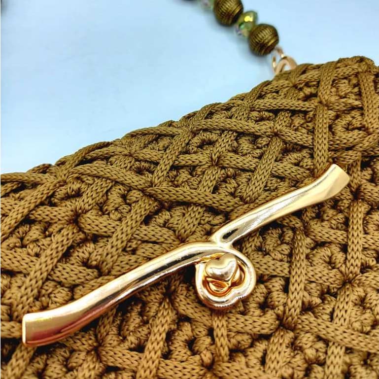 Fecho de Metal Para Bolsas Com Trava Coração Alcimore Acabamento Delicado Dourado