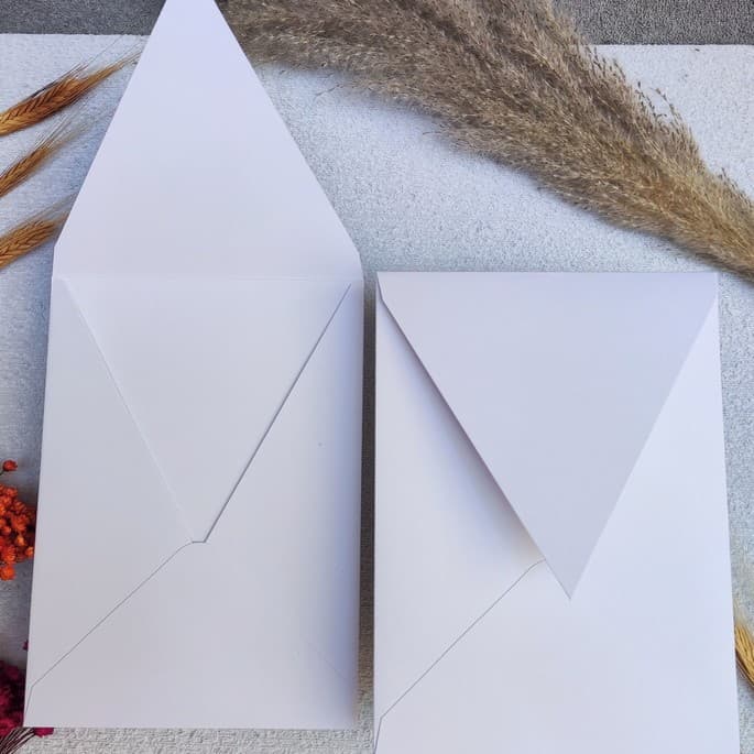 Envelope para Convite Vertical 16x22cm - Modelo Bico - Branco Liso