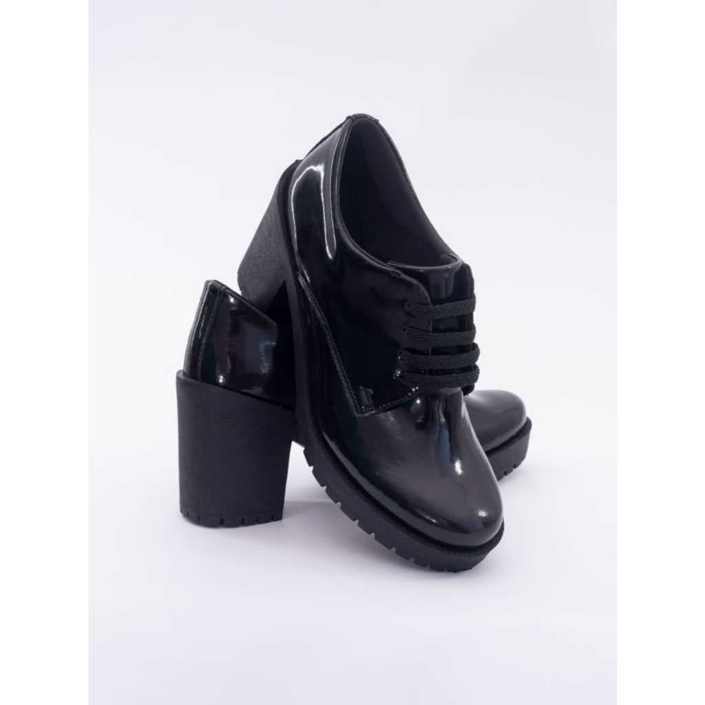 Sapato Feminino Oxford Sola Tratorada Preta Verniz