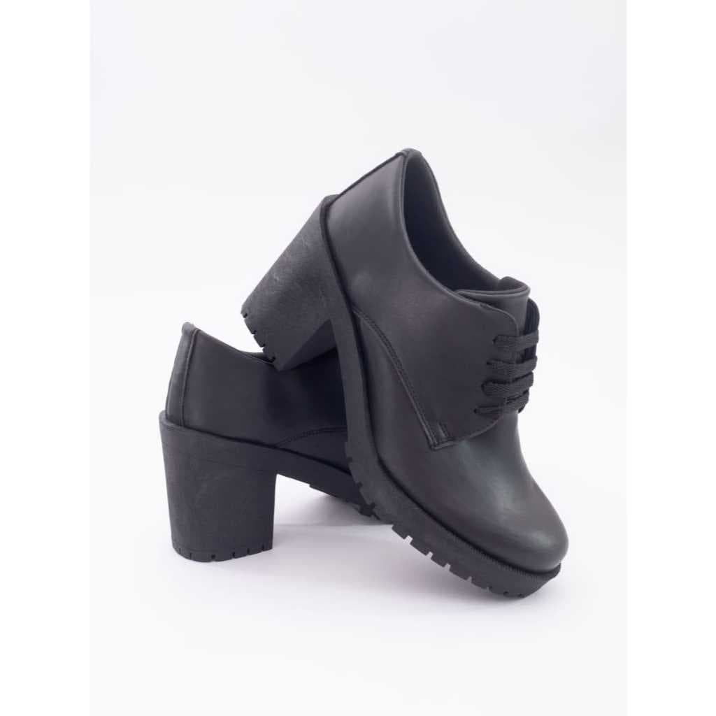 Sapato Feminino Oxford Solado Tratorada Preta Fosca