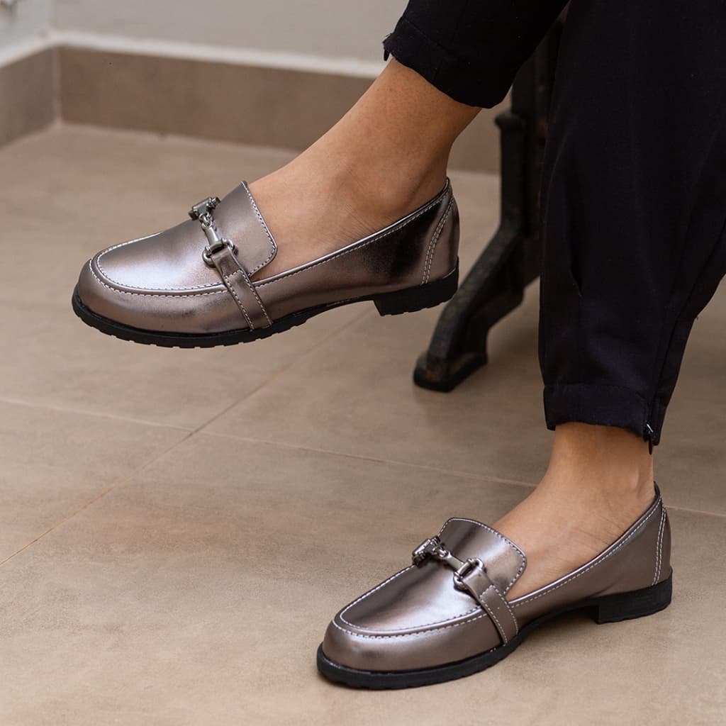 Mocassim Feminino Onix Metalizado Sola Tratorada Baixa  Clássico Casual  Sapatilha social